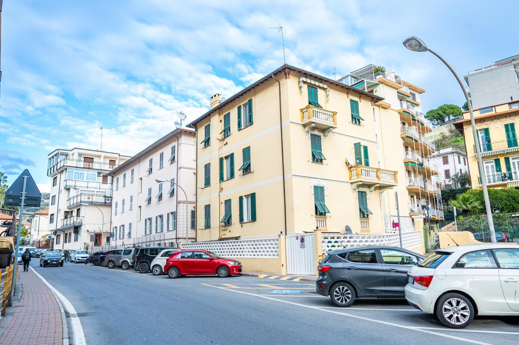 Casa Stefi Sunremo - Parcheggio Privato, 500 Mt Dalla Spiaggia Sanremo Exterior photo